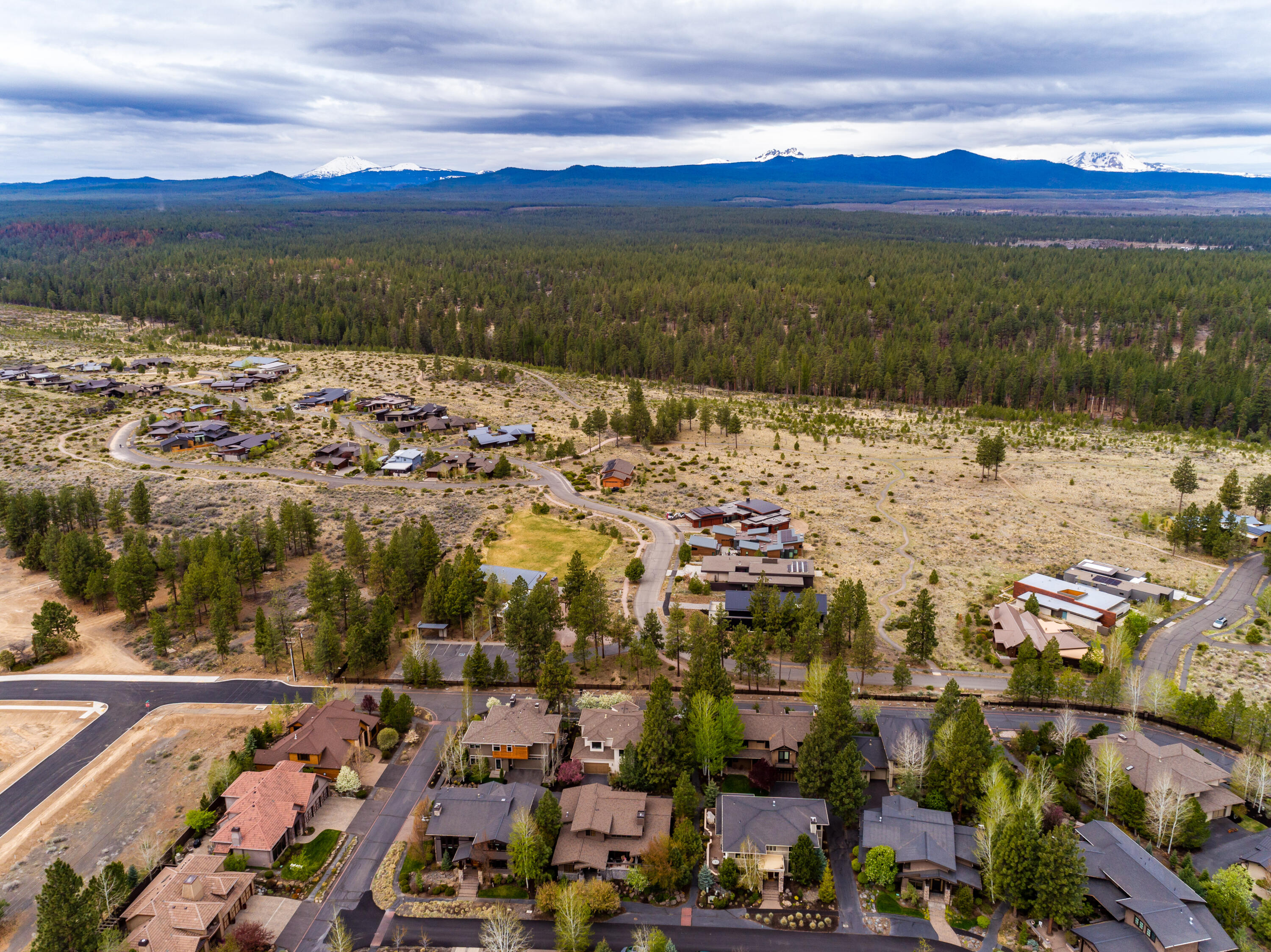 Three Pines - Residential