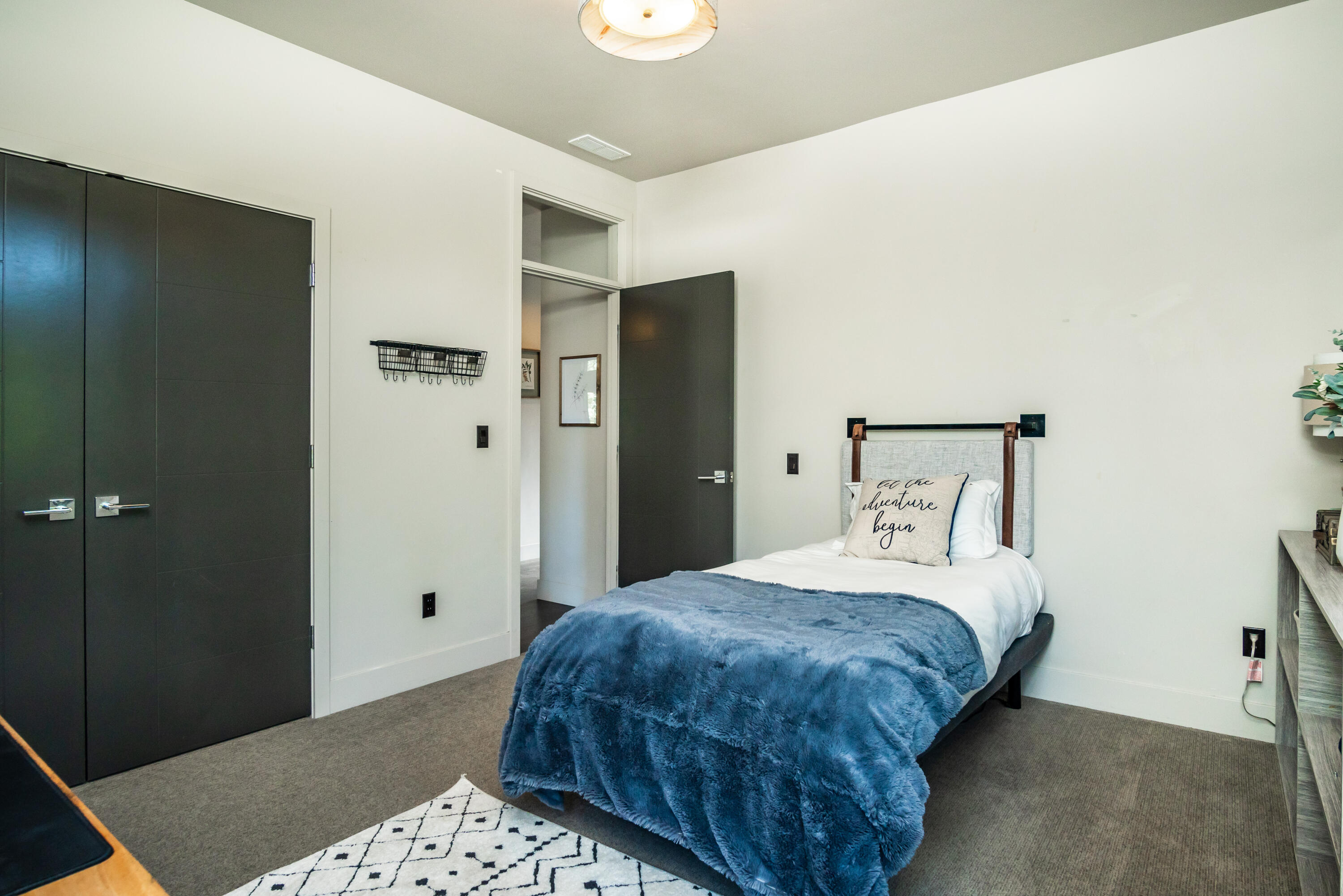 Three Pines - Residential