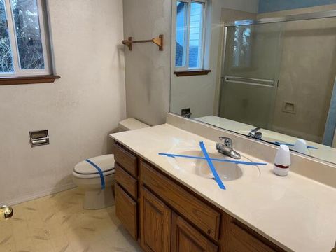 Tiny photo for 1986 Kelly Way, Grants Pass, OR 97527 (MLS # 220215518)