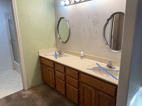 Tiny photo for 1986 Kelly Way, Grants Pass, OR 97527 (MLS # 220215518)