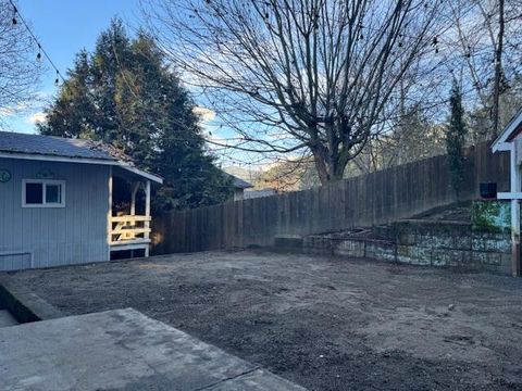 Tiny photo for 1986 Kelly Way, Grants Pass, OR 97527 (MLS # 220215518)