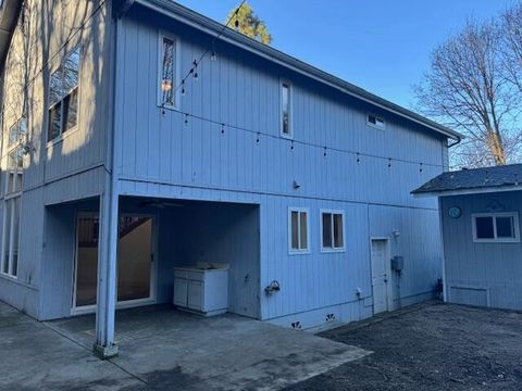 Tiny photo for 1986 Kelly Way, Grants Pass, OR 97527 (MLS # 220215518)