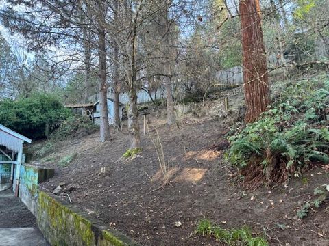 Tiny photo for 1986 Kelly Way, Grants Pass, OR 97527 (MLS # 220215518)