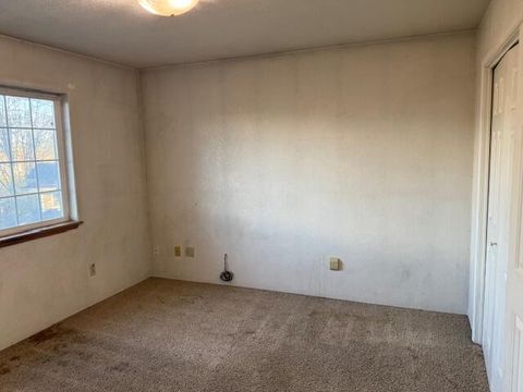 Tiny photo for 1986 Kelly Way, Grants Pass, OR 97527 (MLS # 220215518)