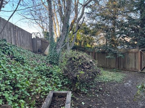 Tiny photo for 1986 Kelly Way, Grants Pass, OR 97527 (MLS # 220215518)