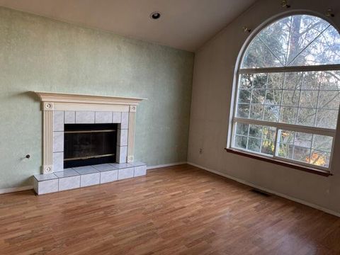 Tiny photo for 1986 Kelly Way, Grants Pass, OR 97527 (MLS # 220215518)