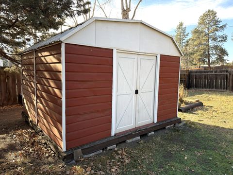 Tiny photo for 20221 Silver Sage Street, Bend, OR 97702 (MLS # 220213385)