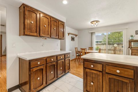 Tiny photo for 5081 Southview Drive, Klamath Falls, OR 97603 (MLS # 220219380)