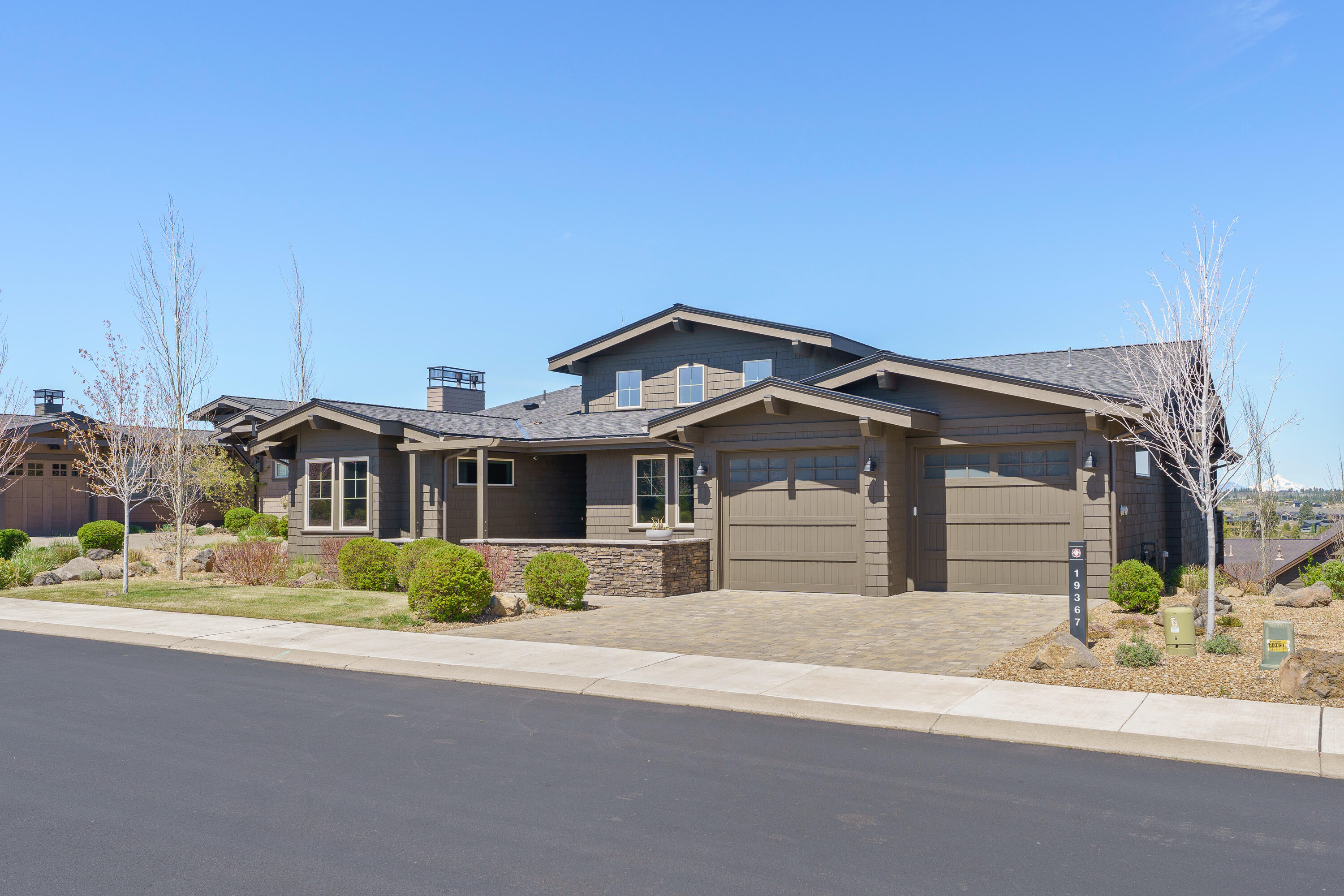 19367 Alianna Loop