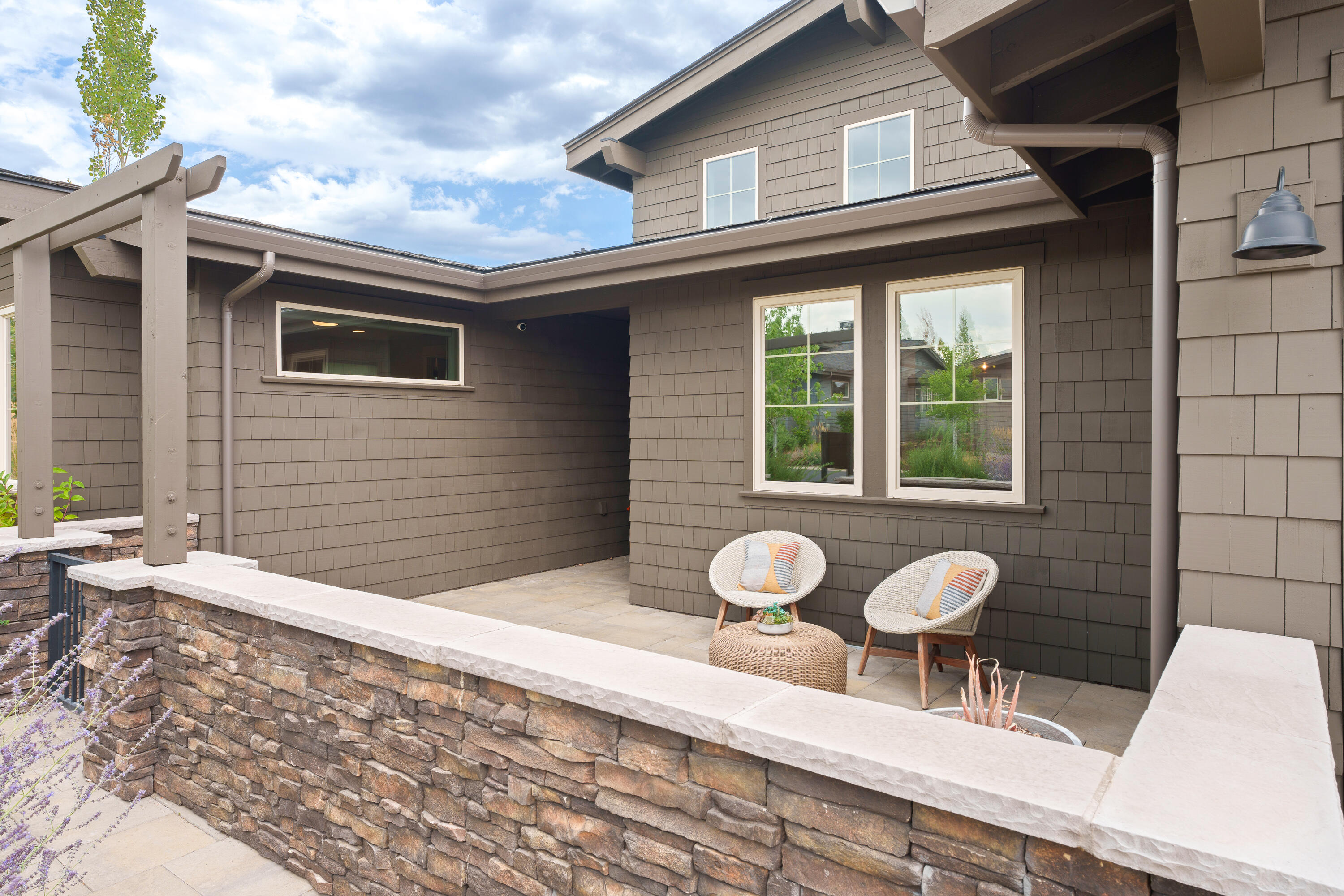 19367 Alianna Loop