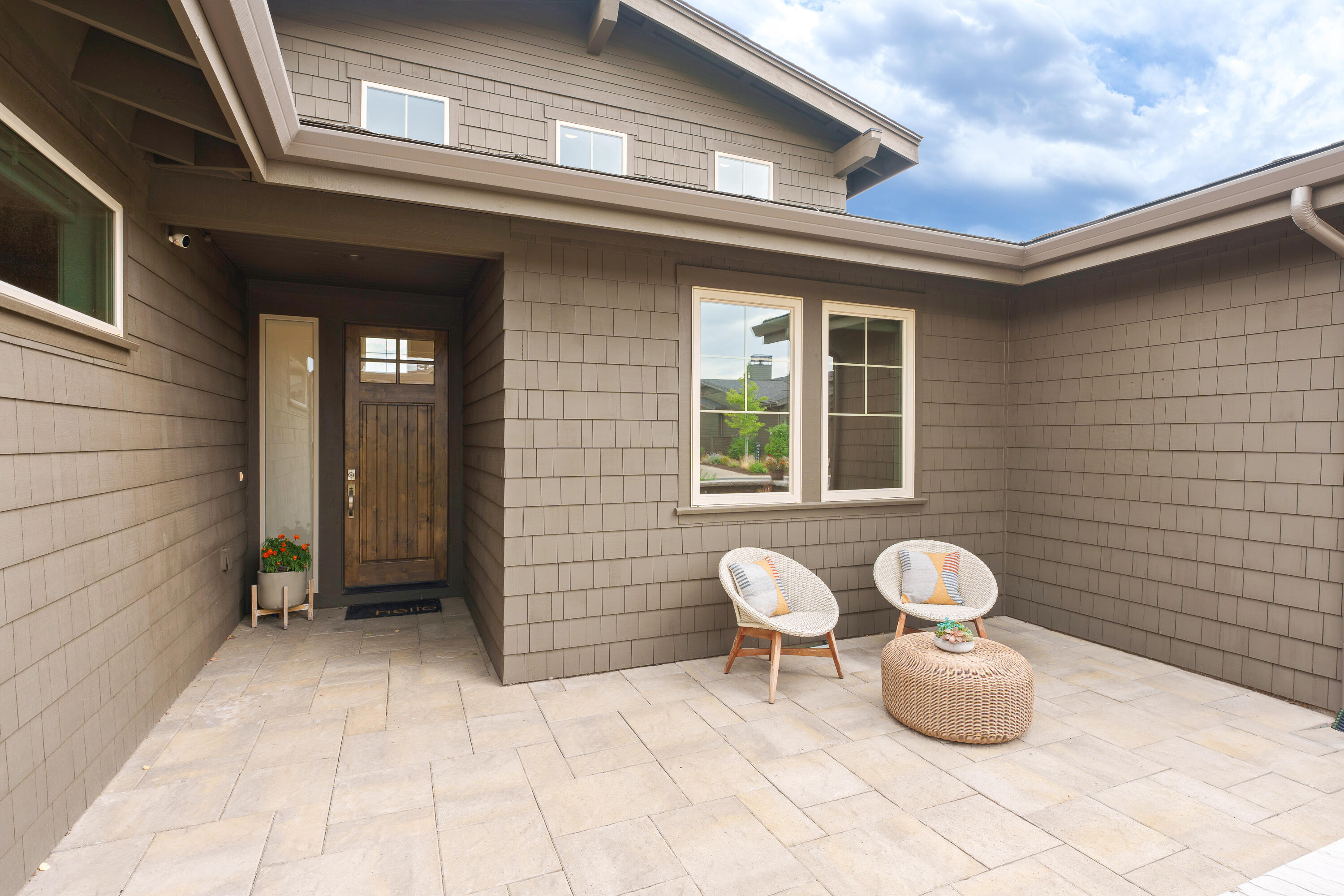 19367 Alianna Loop