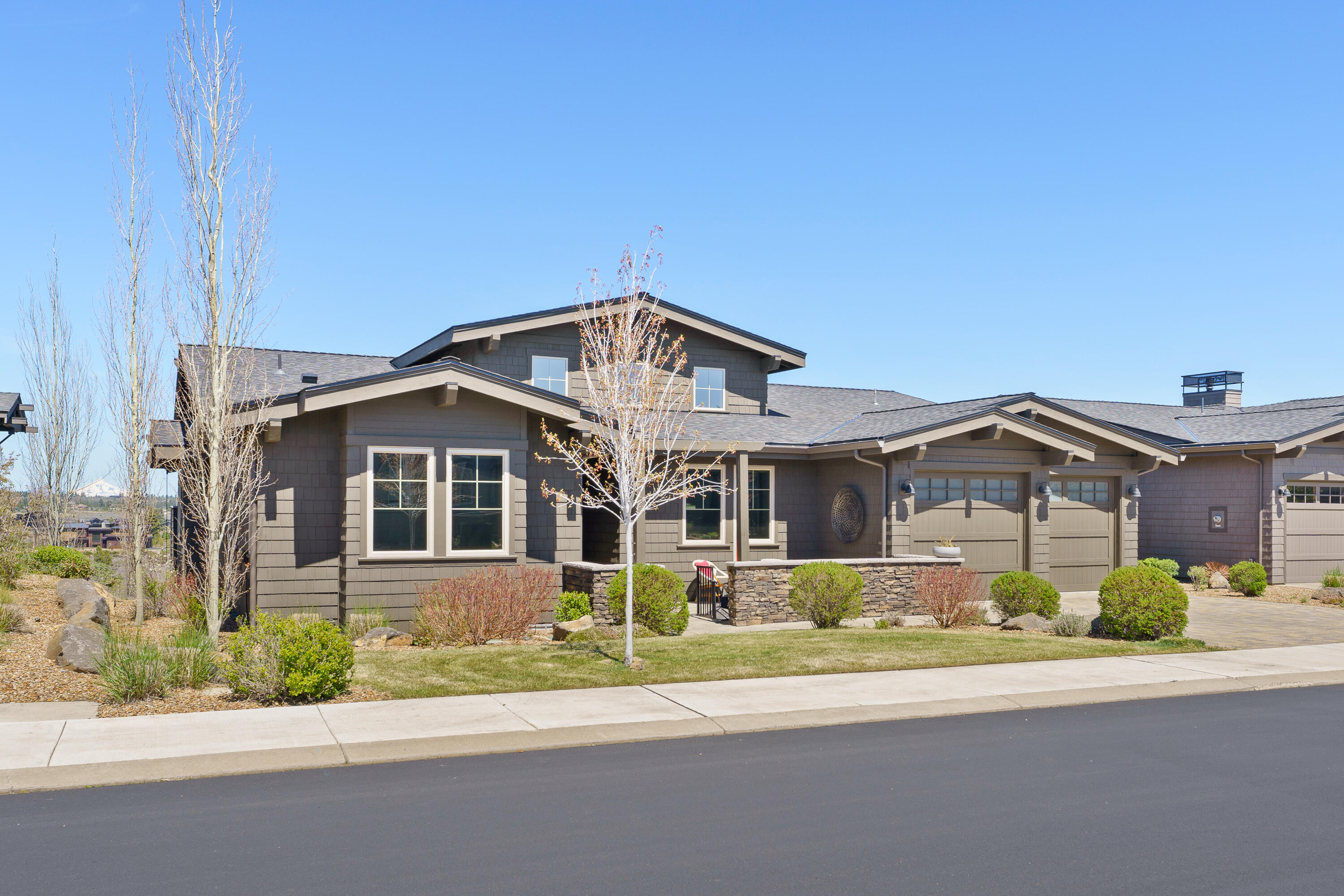 19367 Alianna Loop