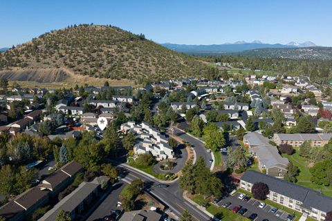 1947 NE Otelah Place Bend OR 97701