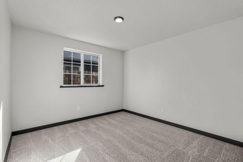 Tiny photo for 695 NE 8th Street, Prineville, OR 97754 (MLS # 220217611)