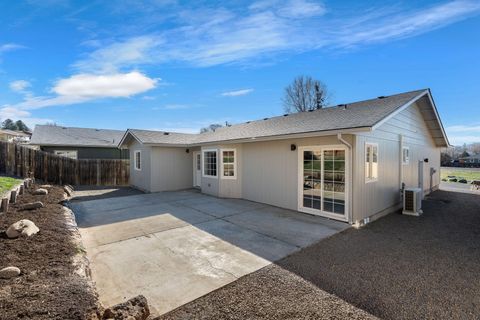Tiny photo for 695 NE 8th Street, Prineville, OR 97754 (MLS # 220217611)
