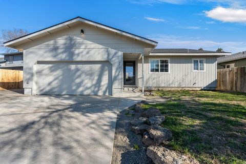 Tiny photo for 695 NE 8th Street, Prineville, OR 97754 (MLS # 220217611)