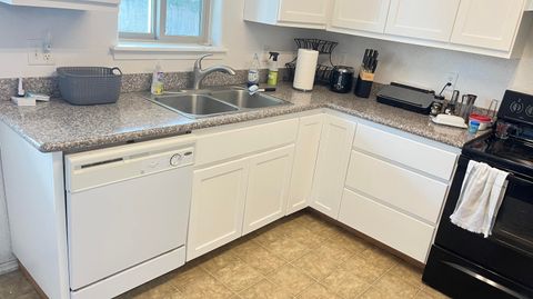 Tiny photo for 450 Midway Road #5, Medford, OR 97501 (MLS # 220221150)