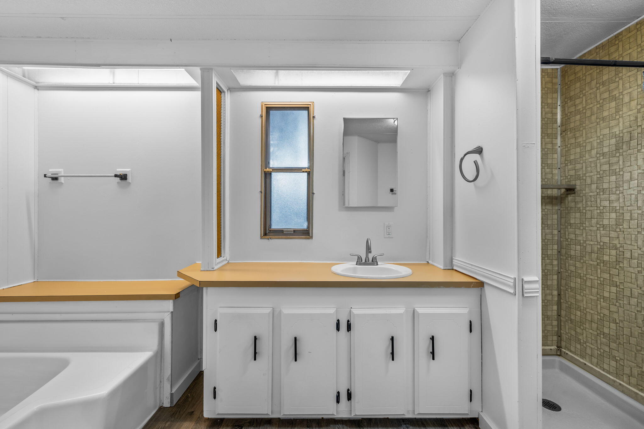 Romaine Village - Residential