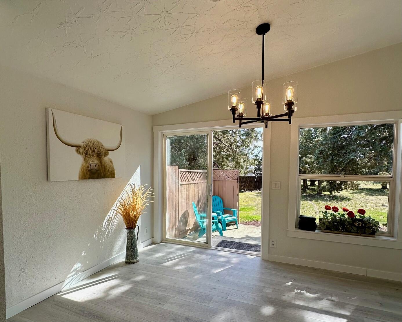 9065 SW Panorama Road