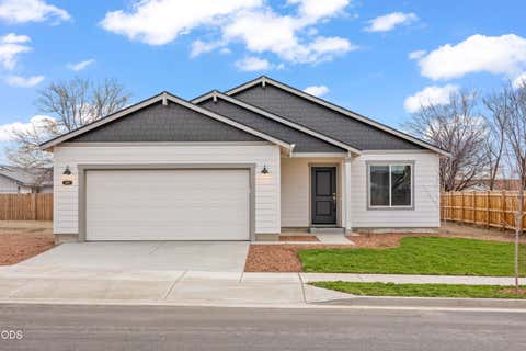Photo of 4090 SW Obsidian Avenue #78, Redmond, OR 97756 (MLS # 220225127)