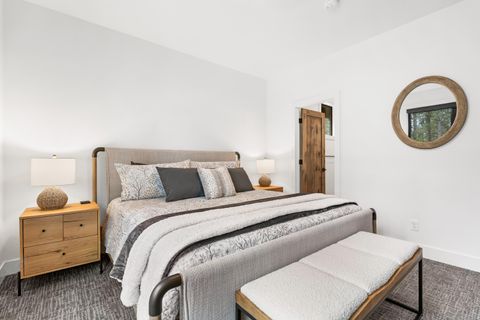 Tiny photo for 56282 Elk Run Drive #404, Bend, OR 97707 (MLS # 220215122)