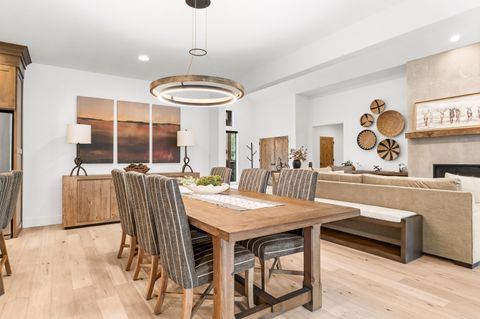 Tiny photo for 56282 Elk Run Drive #404, Bend, OR 97707 (MLS # 220215122)