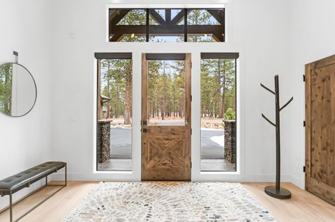 Tiny photo for 56282 Elk Run Drive #404, Bend, OR 97707 (MLS # 220215122)