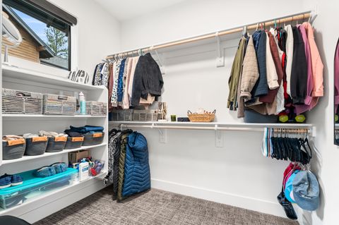 Tiny photo for 56282 Elk Run Drive #404, Bend, OR 97707 (MLS # 220215122)