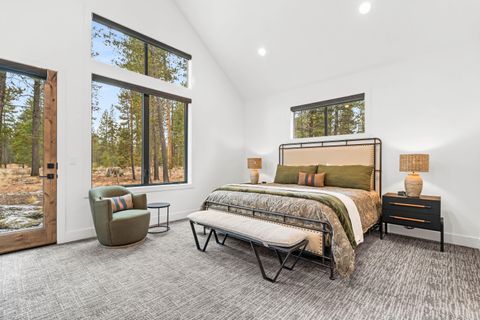 Tiny photo for 56282 Elk Run Drive #404, Bend, OR 97707 (MLS # 220215122)