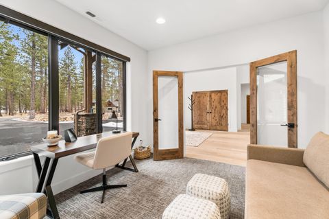 Tiny photo for 56282 Elk Run Drive #404, Bend, OR 97707 (MLS # 220215122)