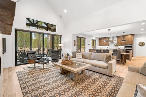 Tiny photo for 56282 Elk Run Drive #404, Bend, OR 97707 (MLS # 220215122)