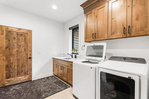 Tiny photo for 56282 Elk Run Drive #404, Bend, OR 97707 (MLS # 220215122)