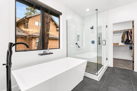 Tiny photo for 56282 Elk Run Drive #404, Bend, OR 97707 (MLS # 220215122)