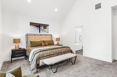 Tiny photo for 56282 Elk Run Drive #404, Bend, OR 97707 (MLS # 220215122)