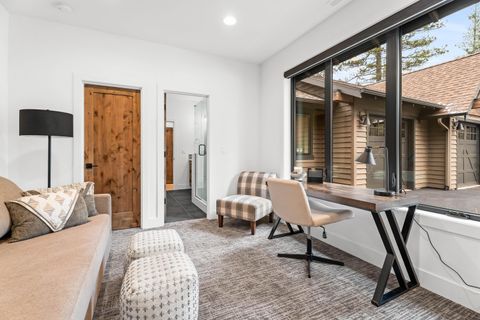 Tiny photo for 56282 Elk Run Drive #404, Bend, OR 97707 (MLS # 220215122)