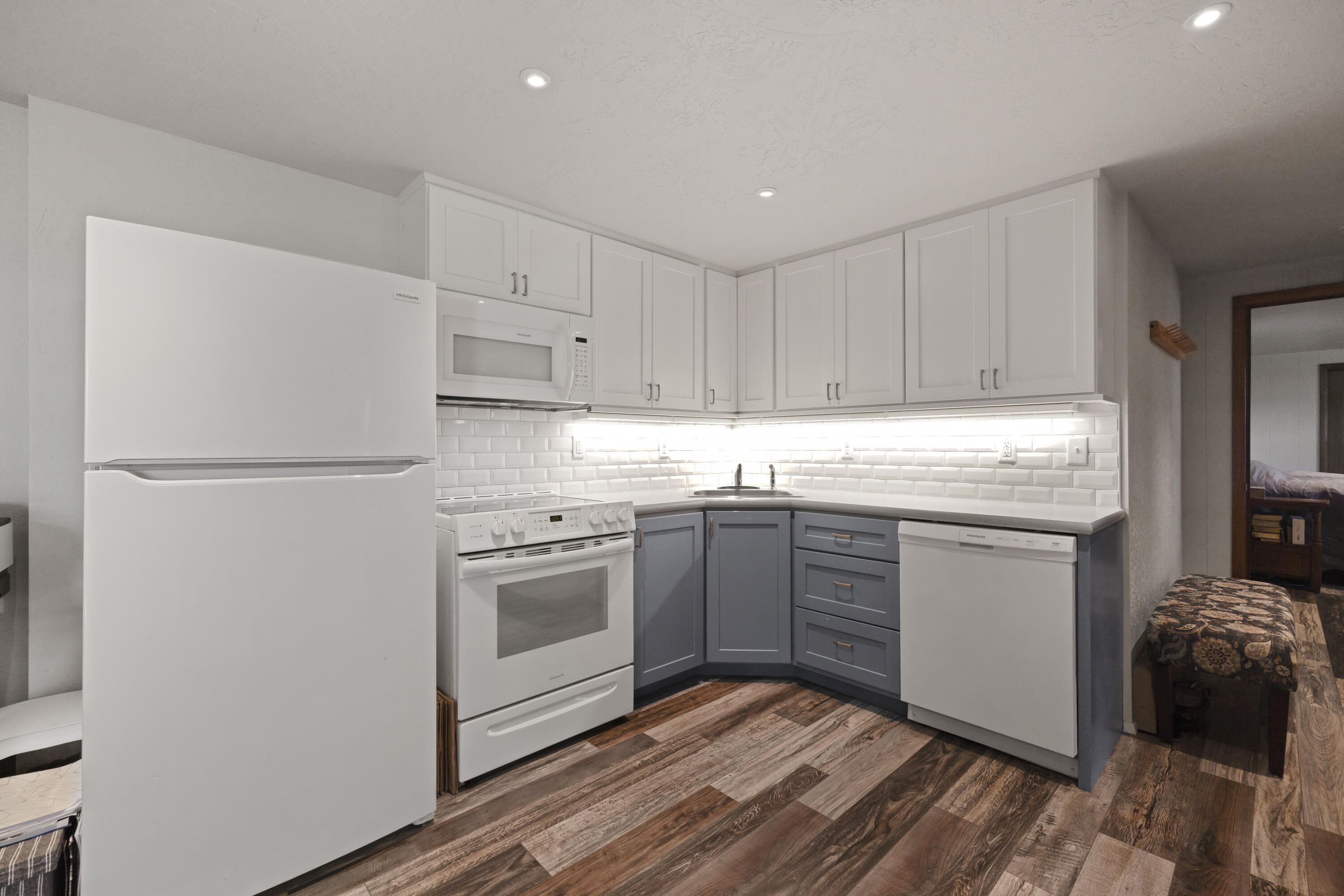 Lake Shore Gardens - Residential