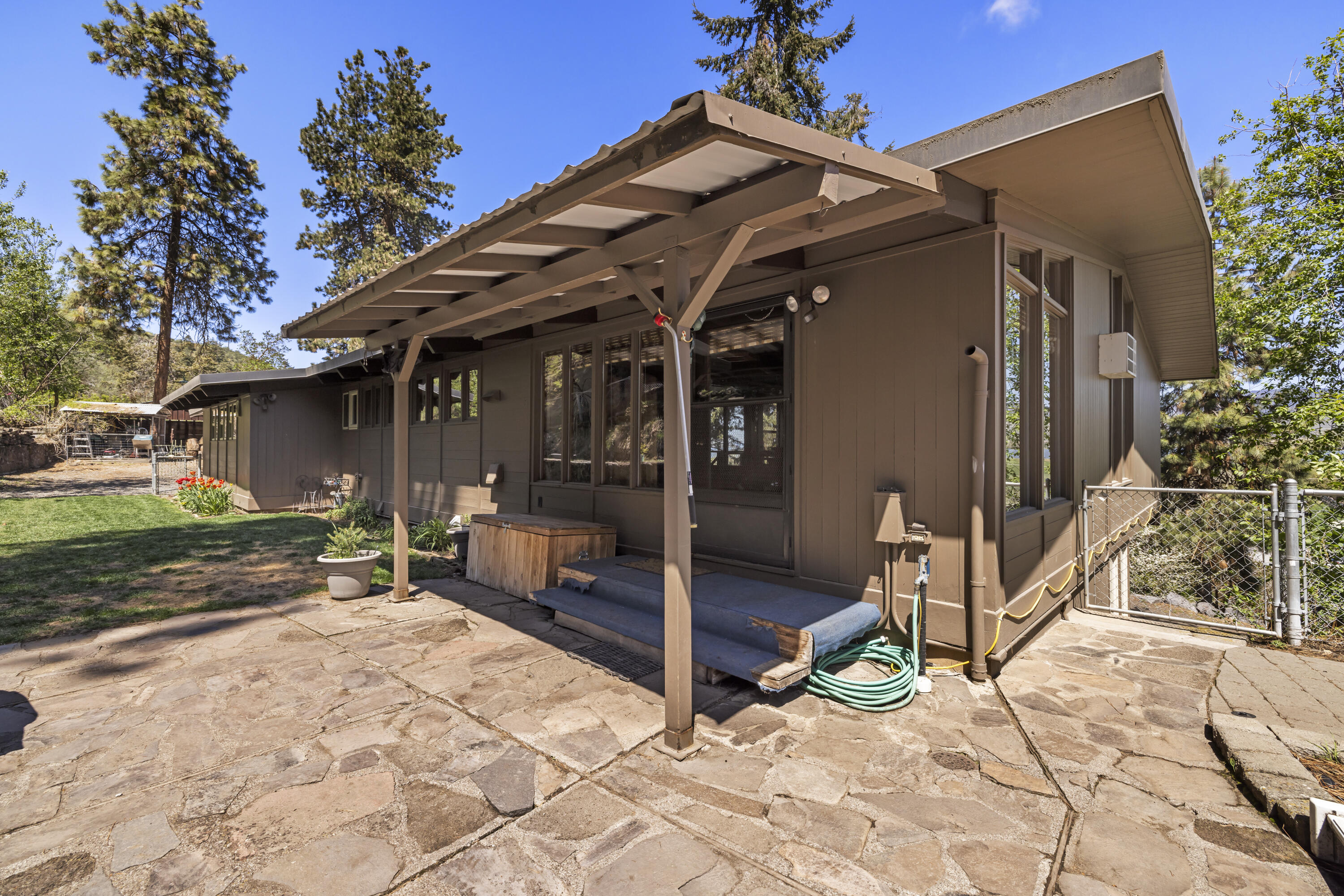 Lake Shore Gardens - Residential