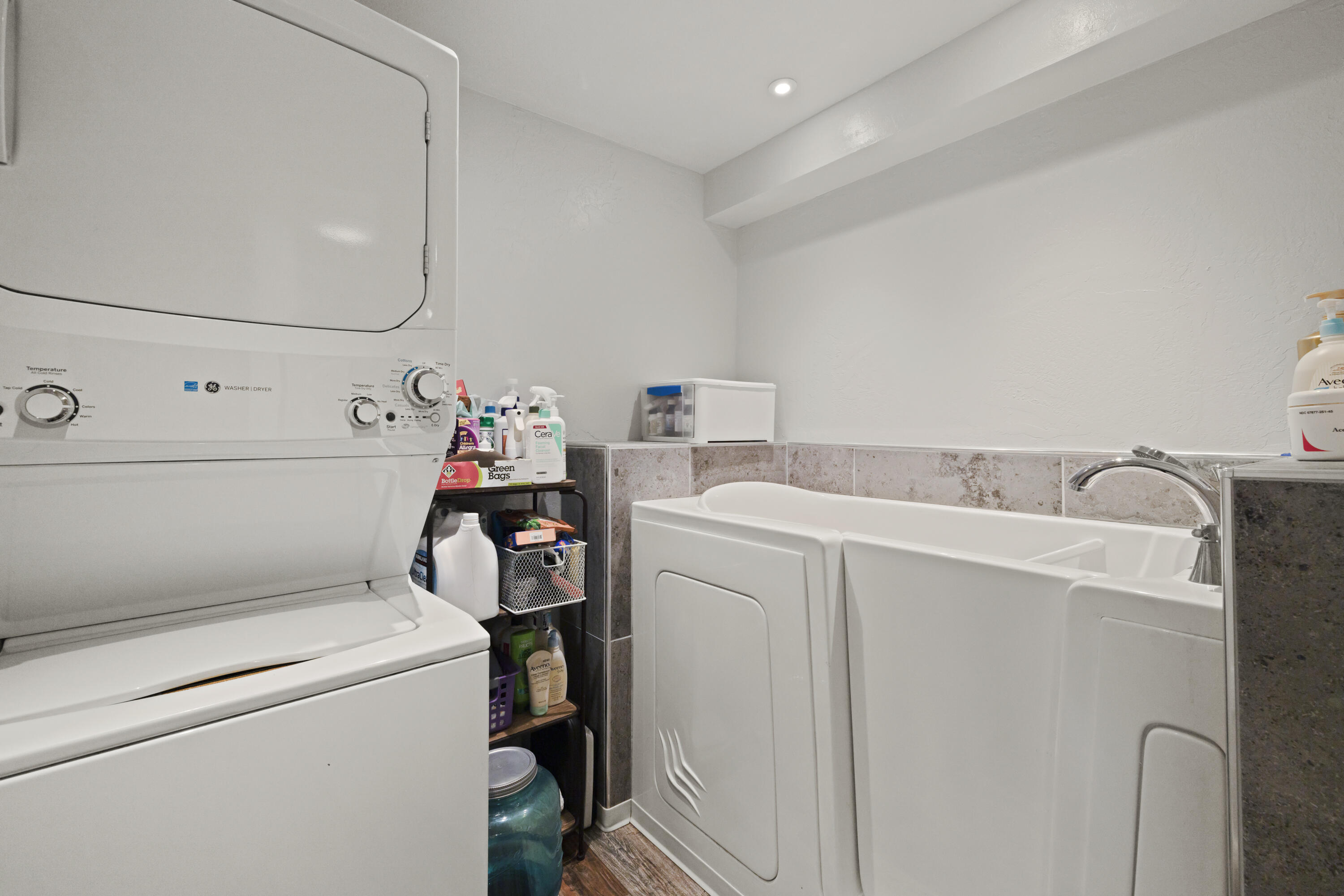 Lake Shore Gardens - Residential