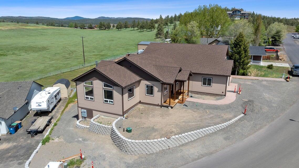3248 NE Yellowpine Road 00