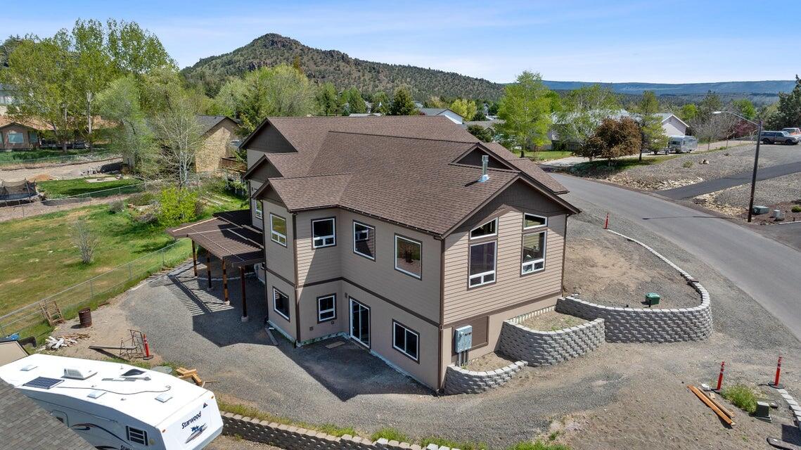 3248 NE Yellowpine Road 00