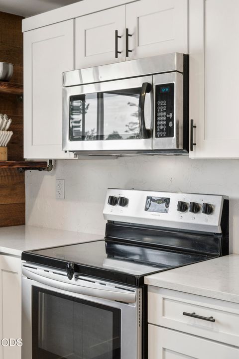 Tiny photo for 14411 SW Noah Butte Drive, Terrebonne, OR 97760 (MLS # 220222897)