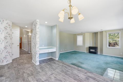 Tiny photo for 2034 NE Bluebird Court NE, Bend, OR 97701 (MLS # 220224773)