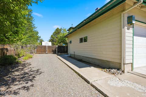Tiny photo for 2034 NE Bluebird Court NE, Bend, OR 97701 (MLS # 220224773)
