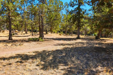Tiny photo for 2034 NE Bluebird Court NE, Bend, OR 97701 (MLS # 220224773)