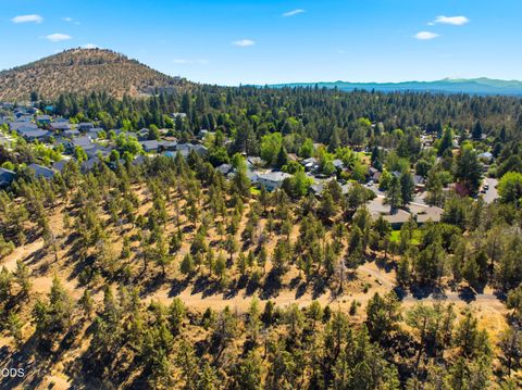Tiny photo for 2034 NE Bluebird Court NE, Bend, OR 97701 (MLS # 220224773)
