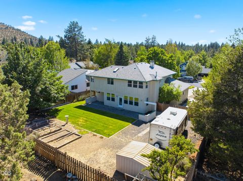 Tiny photo for 2034 NE Bluebird Court NE, Bend, OR 97701 (MLS # 220224773)
