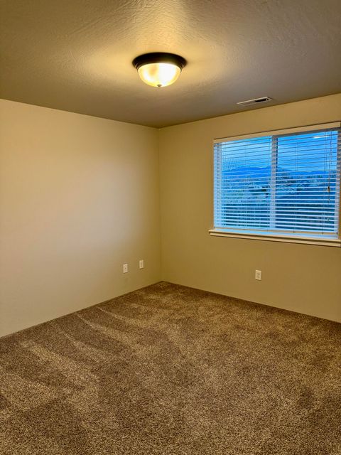 Tiny photo for 912 Stonewater Drive, Eagle Point, OR 97524 (MLS # 220212142)