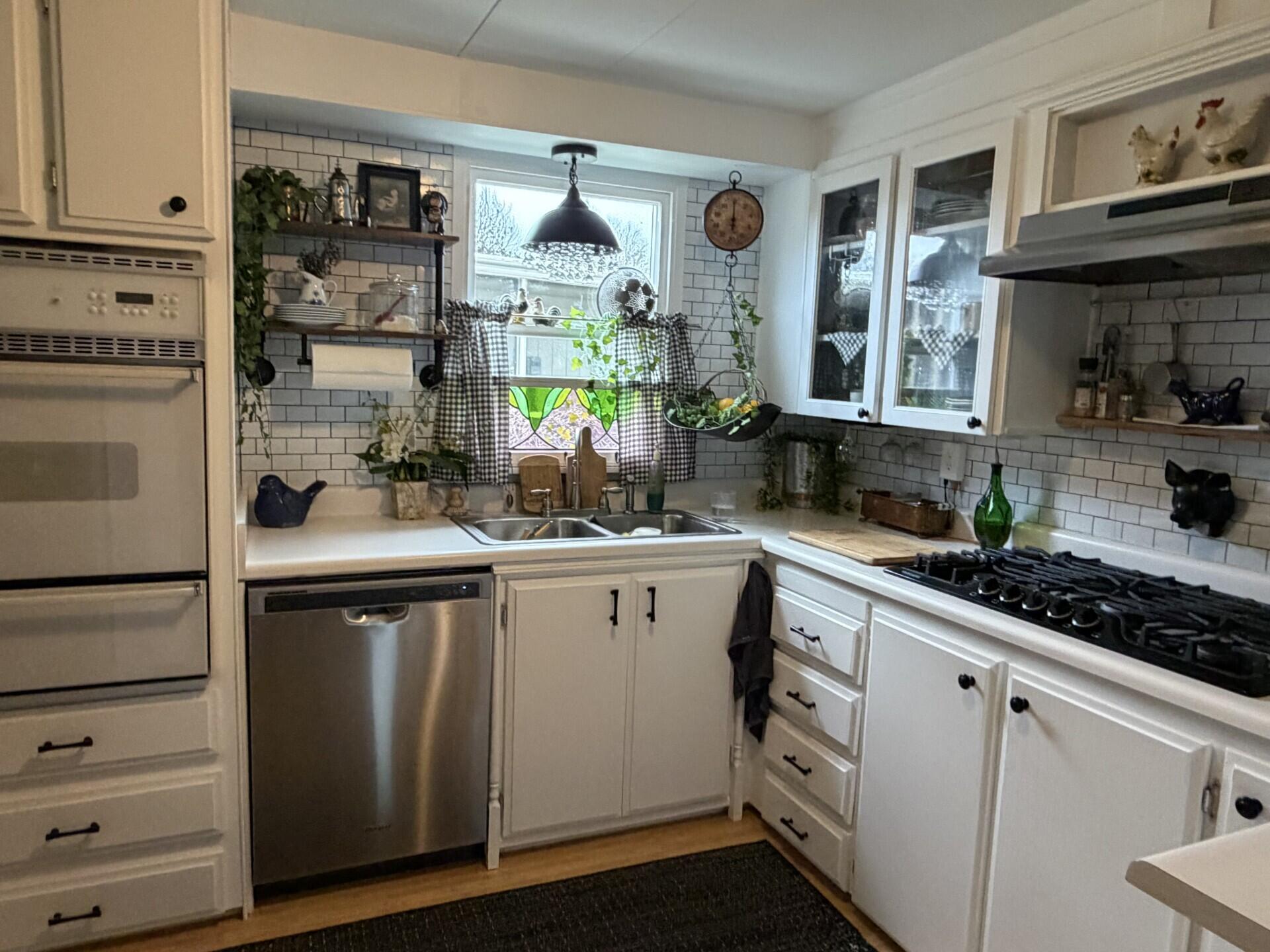 Rogue Lea Estates - Residential