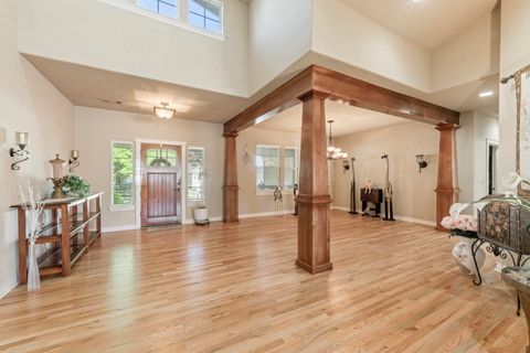 Tiny photo for 128 Oak Point Drive, Eagle Point, OR 97524 (MLS # 220221190)