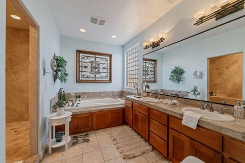 Tiny photo for 128 Oak Point Drive, Eagle Point, OR 97524 (MLS # 220221190)